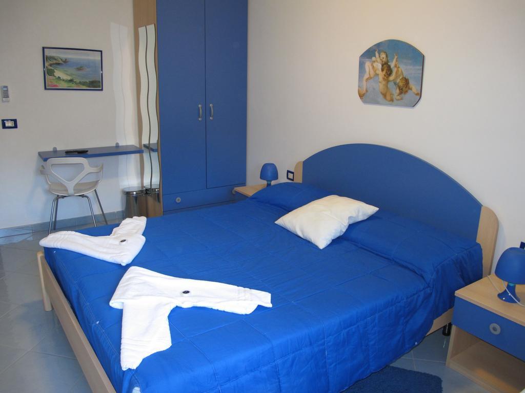 Miramare Hotell Pozzallo Exteriör bild